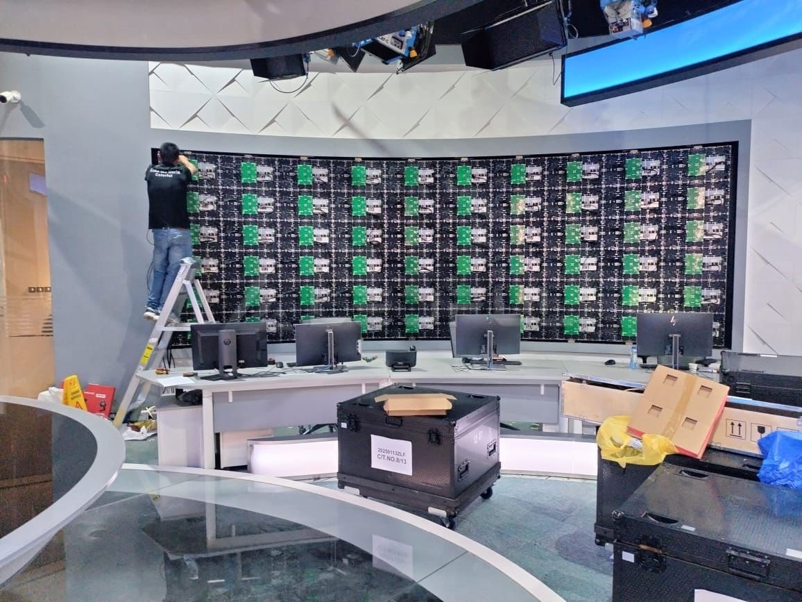 kuwait-television-indoor-curved-screen2.jpg