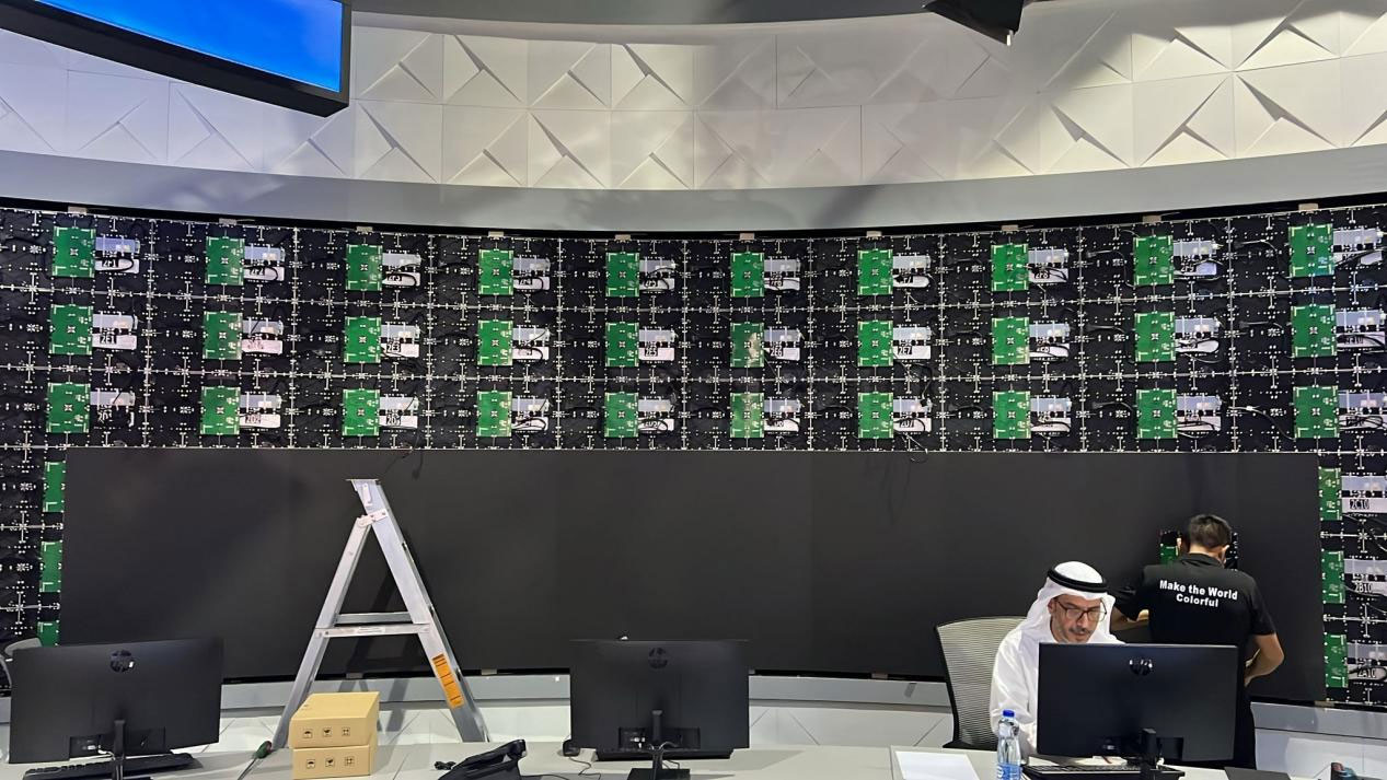 kuwait-television-indoor-curved-screen3.jpg